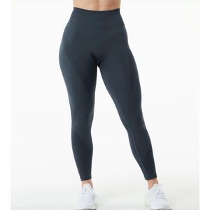 Alphalete Ozone Legging